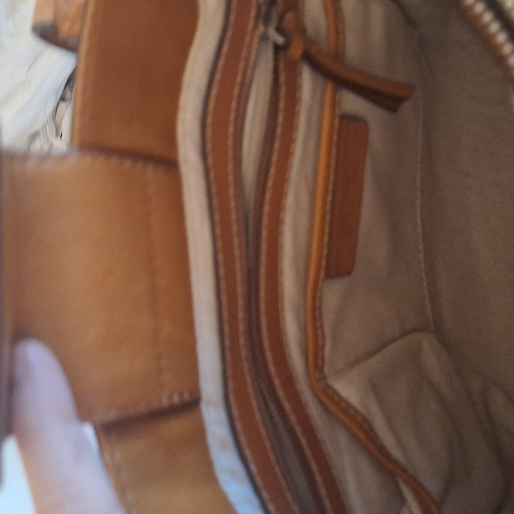 MICHAEL Michael Kors Tan Leather Tote with Structured Design - Picture 16 of 16